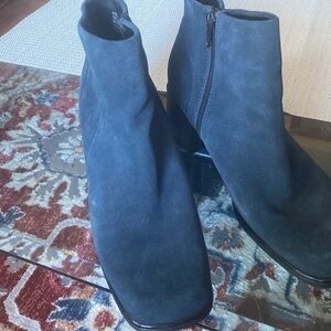 White Mountain Ladies Heeled Boots